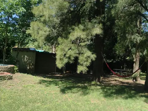 Venta terreno amplio con mejoras Luis Guillón