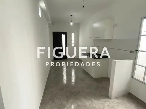 Departamento en Alquiler en Isidro Casanova, $ 380.000