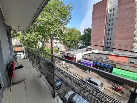 Único departamento 4 ambientes - centro Villa Ballester