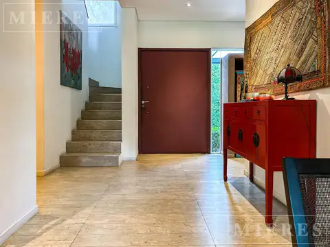 Casa en Venta con 6 cocheras