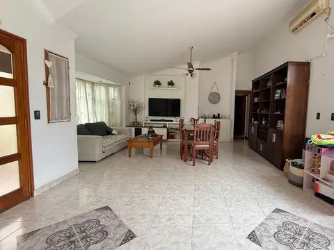 Casa en Venta en Galvez, USD 240.000