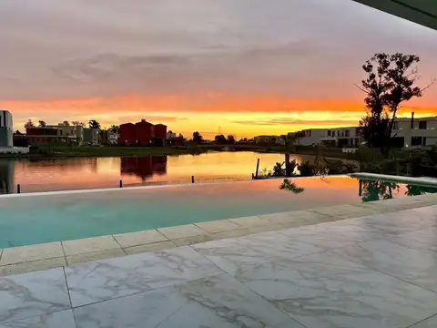 Laguna Grande, Villanueva 100