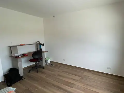 Casa en Alquiler en El Nacional Club De Campo, USD 950