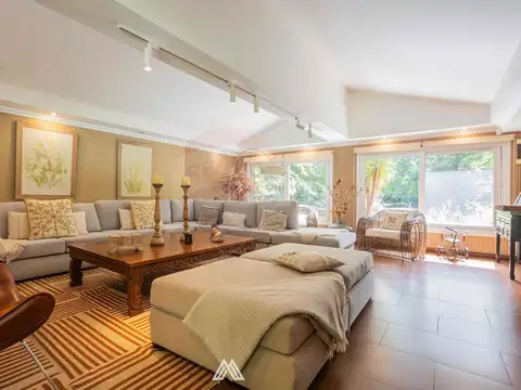 Casa en Venta en El Pinar, USD 1.290.000