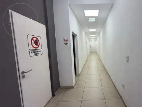 Oficina 2 ambientes con 1 baño