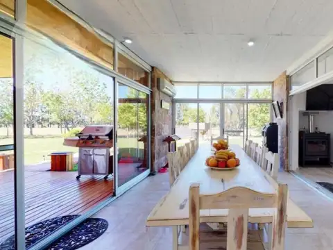Casa 5 ambientes con 3 baños