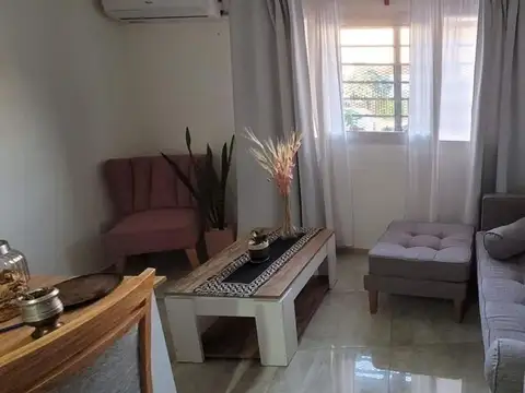 Departamento en Alquiler en Lomas Del Mirador, $ 450.000