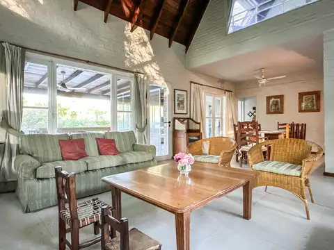 Casa en Venta en Martindale Country Club, USD 310.000