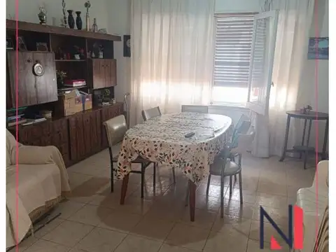 Depto Tipo Casa en Alquiler en Castelar, $ 800.000