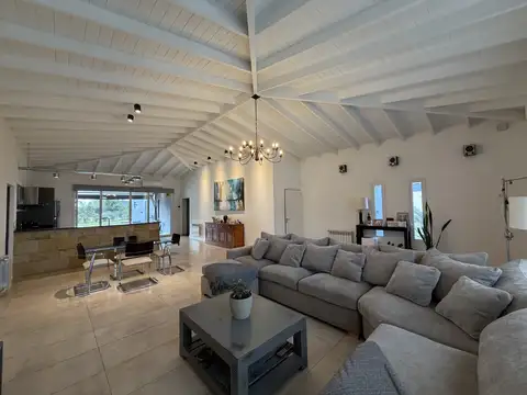 Casa en Venta en Altos de Los Cardale, USD 250.000