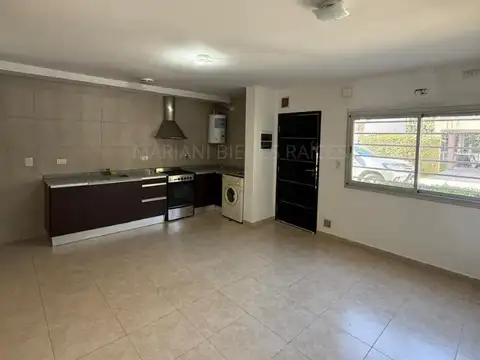 Casa - Alquiler - Argentina, Ezeiza - FORMOSA 242