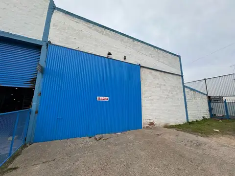 Galpon sobre Ameghino 300m2 en alquiler