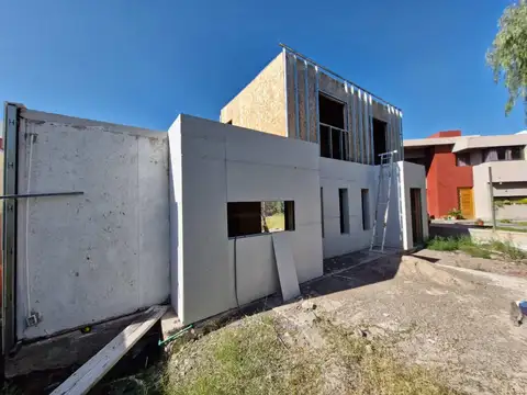VENTA CASA EN OBRA B° PRIVADO PIRCAS DEL CHALLAO