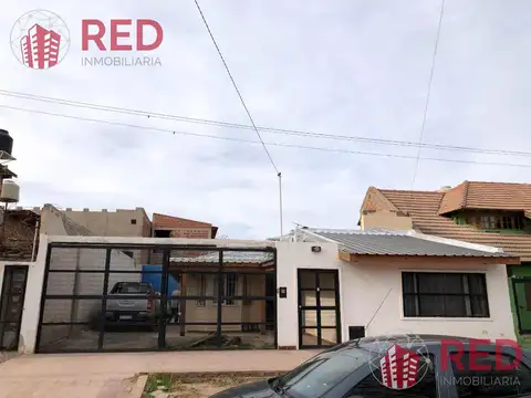 CASA DE 3 DORM. CENTRO DE CENTENARIO