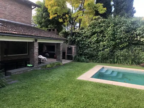 Casa en Alquiler Temporal con 2 cocheras