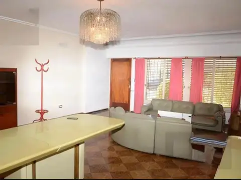 Casa en Alquiler en Ramos Mejia Sur, USD 2.500