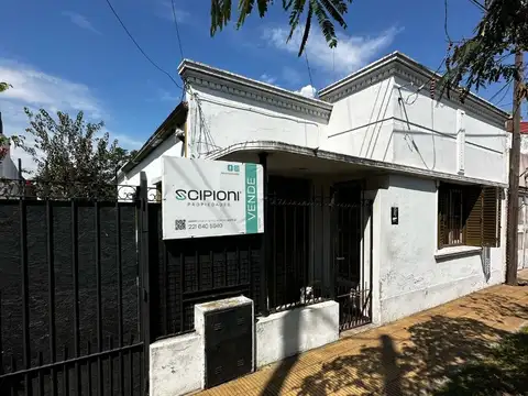 CASA EN VENTA - ALTOS DE SAN LORENZO