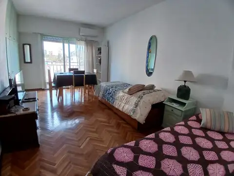 Monoambiente amoblado al contrafrente a metros de Plaza Serrano!