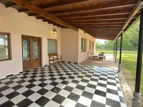 Casa en venta en Carlos Keen, Chacras de San Andres