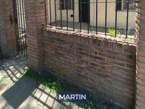 Casa en alquiler c/ cochera en José C. Paz
