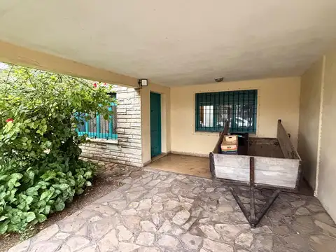 VENTA CASA LOTE 4 AMBIENTES CON PATIO