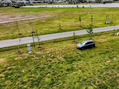 Av Arturo Illia al 200