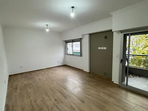 Cortina 2300, Piso 2