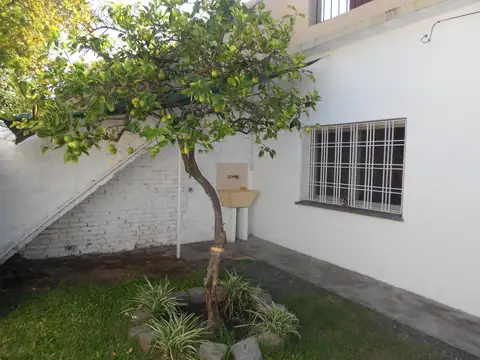 Depto Tipo Casa en Alquiler de 2 ambientes