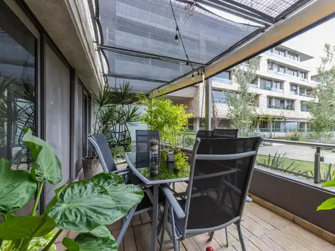 VENTA - DEPARTAMENTO DOS DORMITORIOS CON COCHERA Y BAULERA - CONDO REFINERIA