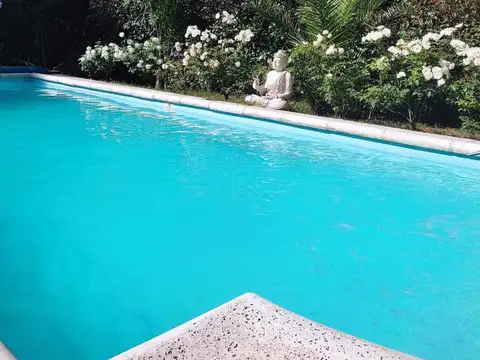 Casa en Alquiler con 1 cochera