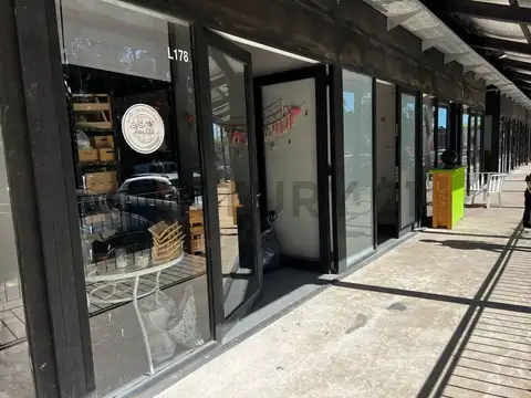 Venta en BLOQUE 3 Locales en DOCKS del pto Tigre