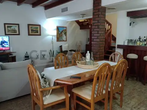 Boulevard 83 e/ 35 y 36 200, Piso 0