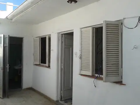 ALQUILER CASA PH 2 AMB. CON PATIO EMILIO ZOLA AL 3300 SARANDI