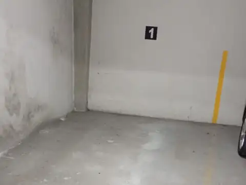 VENTA COCHERA . Vera Mujica 630