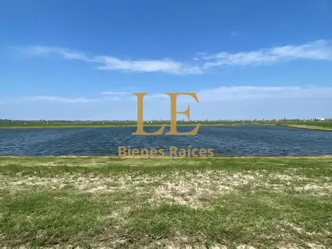 VENTA LOTE AL AGUA
