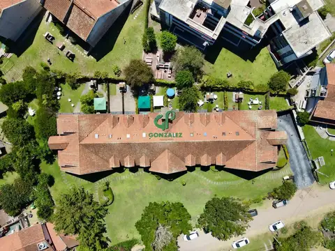 Triplex con cochera y gas Natural en Barrio Norte