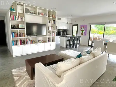 Casa en Alquiler de 3 dormitorios
