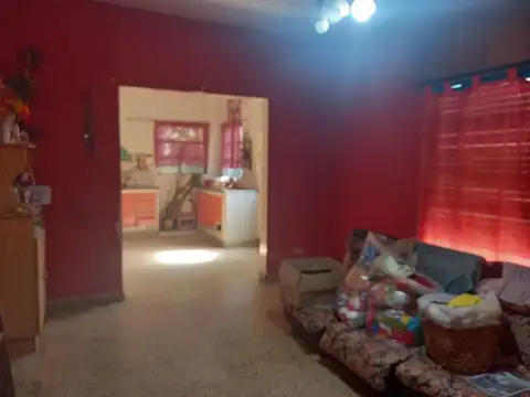 Casa 3 ambientes con 1 baño