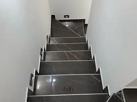 Casa 7 ambientes con 3 baños