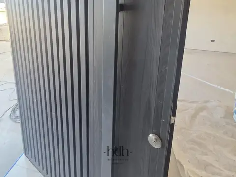 Casa en Venta en La Calandria, USD 210.000