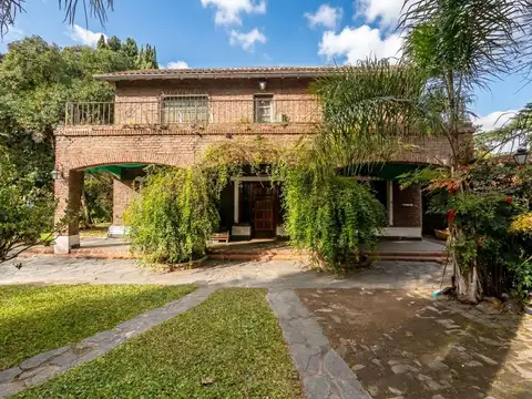 VENTA CASA OPORTUNIDAD A RECICLAR EN VILLA DE MAYO