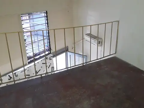 Venta local en Versalles.