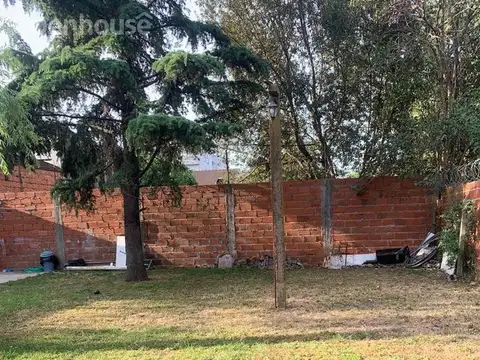 ALSINA Y TUCUMAN