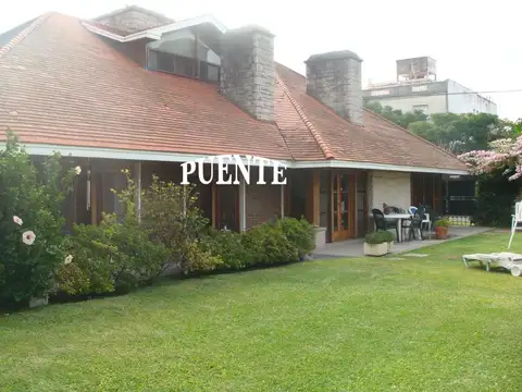 Casa 7 ambientes con 3 baños