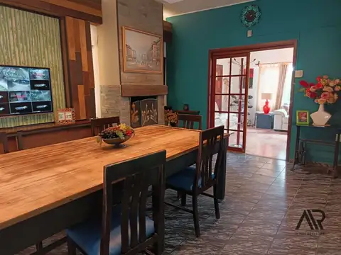 Casa en venta c/ cochera en Las Vegas