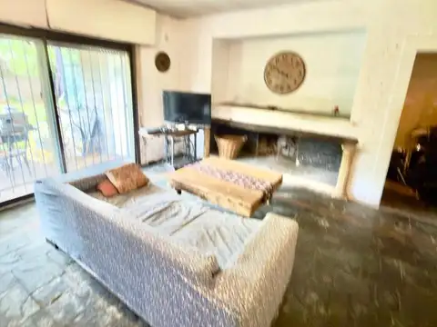 Casa 5 ambientes con 1 baño