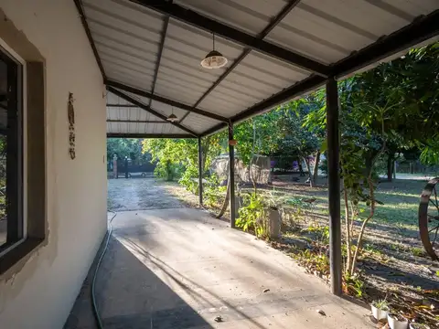 Casa 6 ambientes con 2 baños