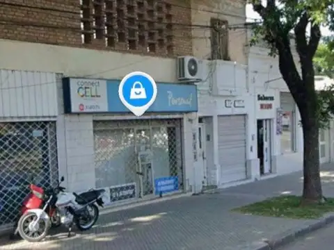 Propiedad comercial con 4 locales comerciales y deposito - Av presidente peron 3600