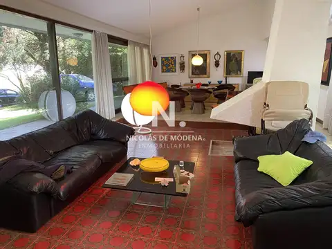 En venta casa en Lugano de 3 dormitorios, Punta del Este