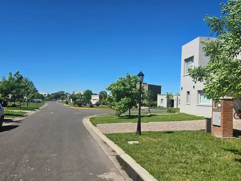 Casa en Venta en Pilar del Este - Santa Lucia, USD 210.000